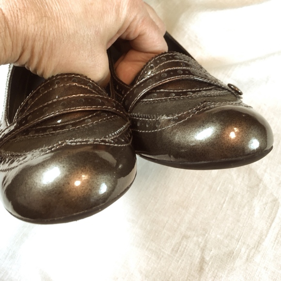 Franco Sarto Bronze 2" Brogue Heels size 7 1/2 - Picture 4 of 6